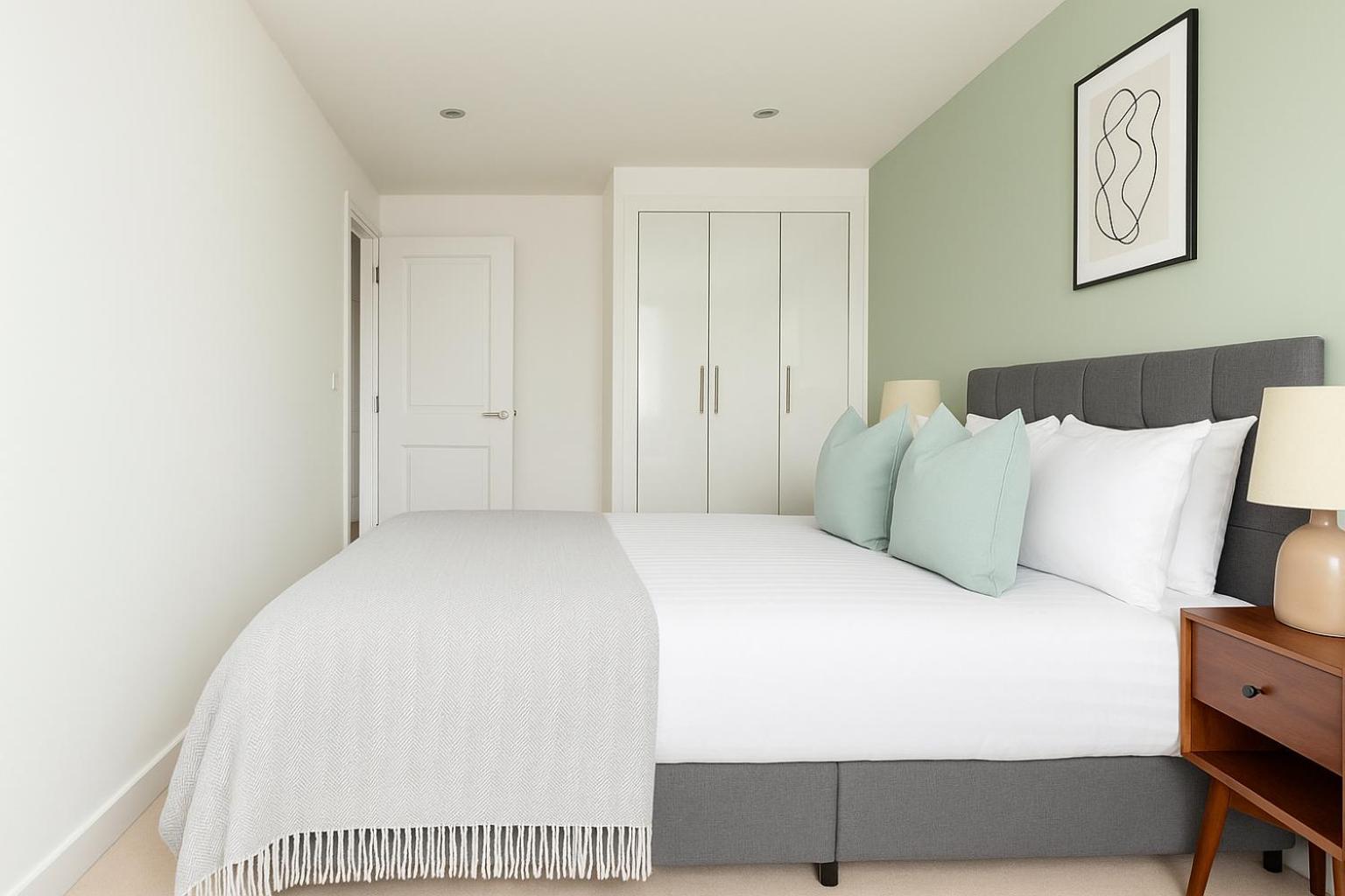 Designer Flat Near Wimbledon Park * London